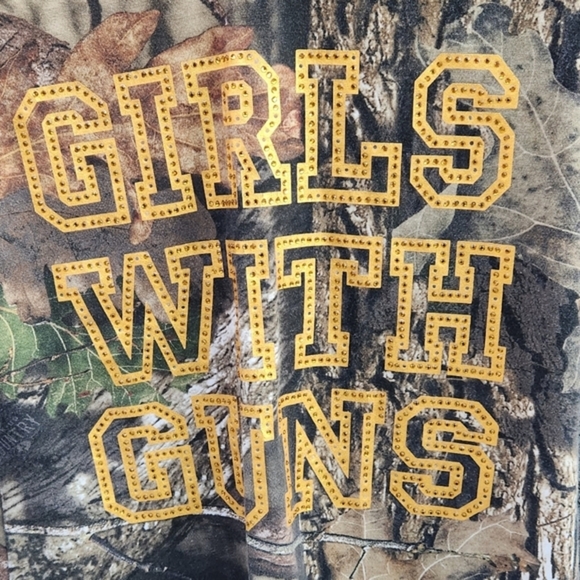 GIRLS WITH GUNS GWG Camo Print Long Sleeve V Neck Shirt - Picture 4 of 8